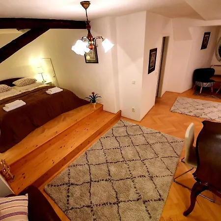 Rokokovy Zamek Homestay szállás *